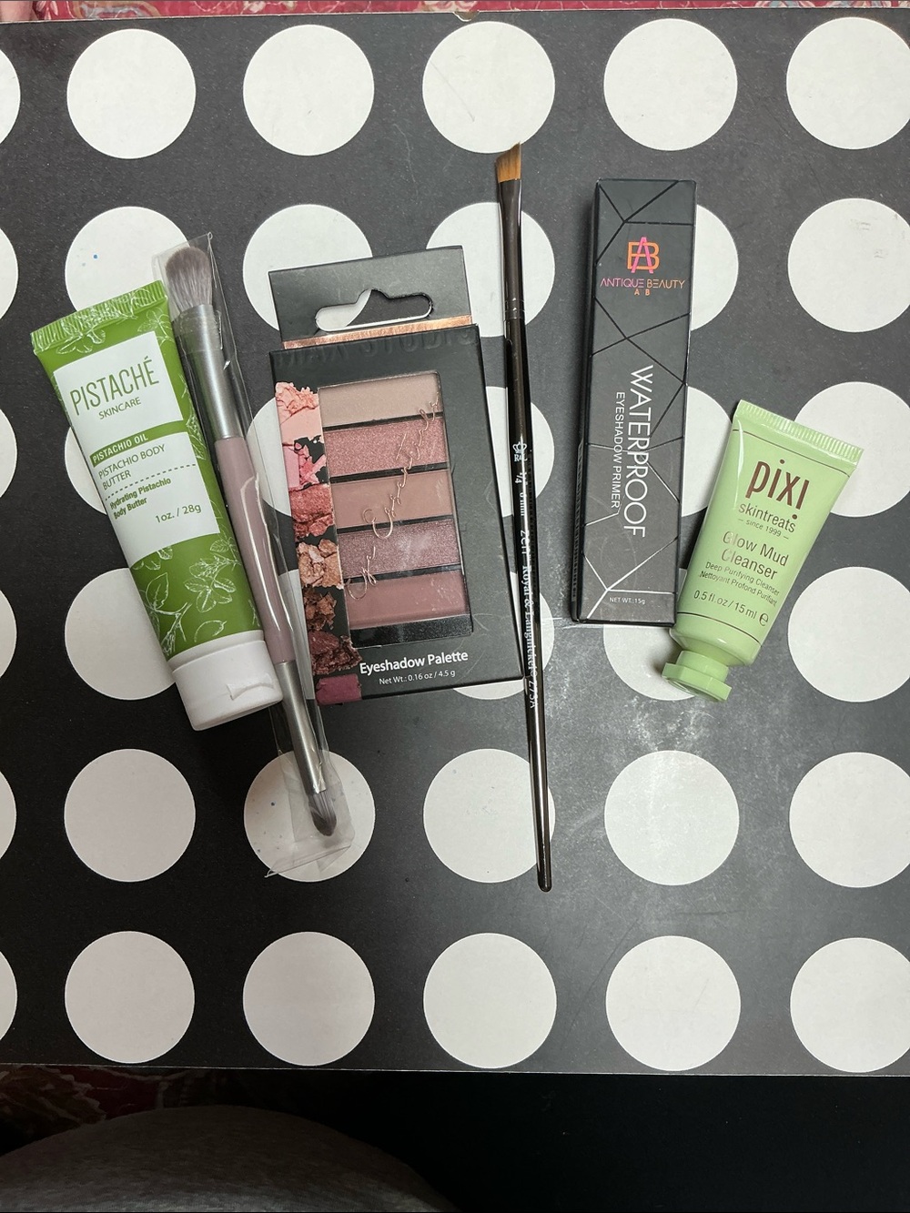 NWT- 6 Pc. Eye & Skin Makeup Mashup